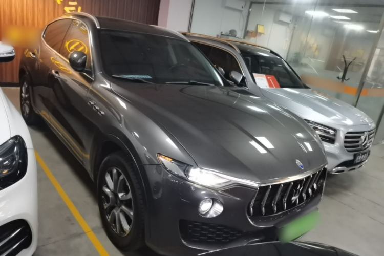 Used Maserati Levante 2016 3.0T Standard Edition Front Right 45 Deg