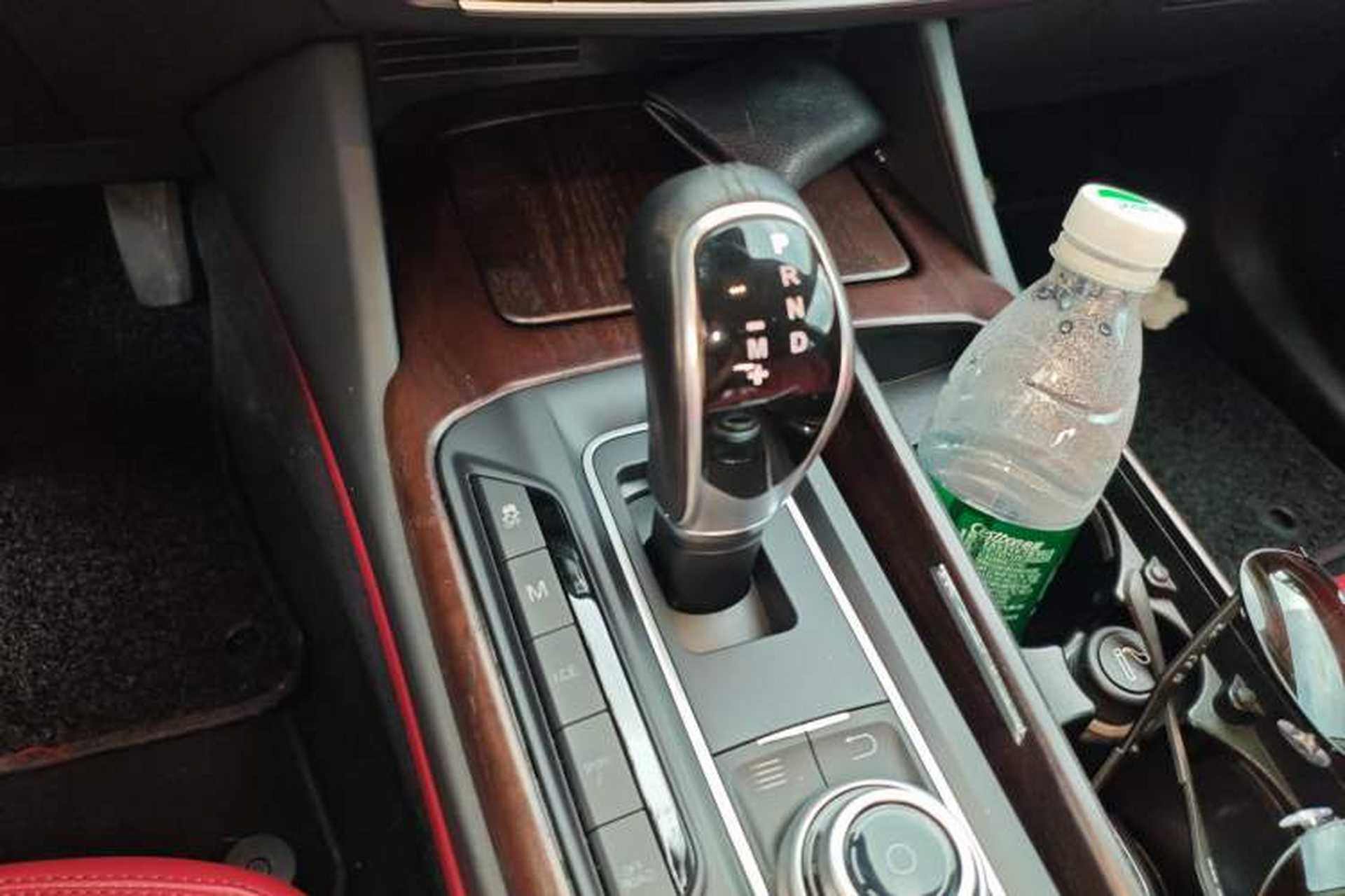 Used Maserati Levante 2016 3.0T Standard Edition Gear Lever