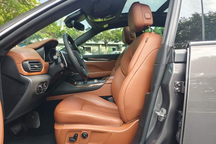 Used Maserati Levante 2016 3.0T Standard Edition Interior 1