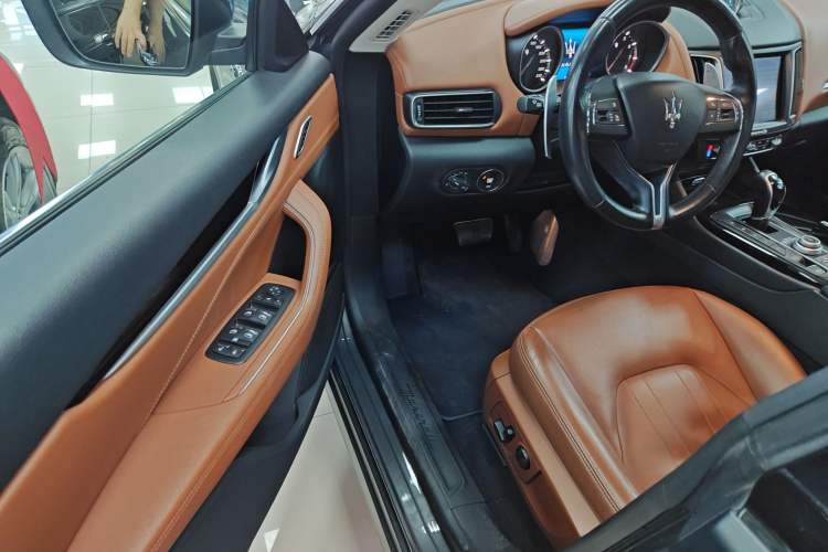 Used Maserati Levante 2016 3.0T Standard Edition Interior 2