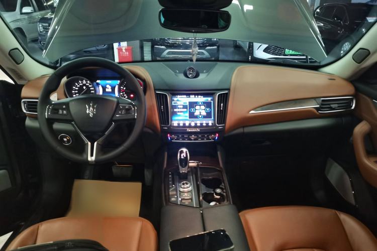 Used Maserati Levante 2016 3.0T Standard Edition Interior 2