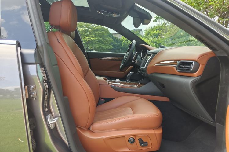 Used Maserati Levante 2016 3.0T Standard Edition Interior 3