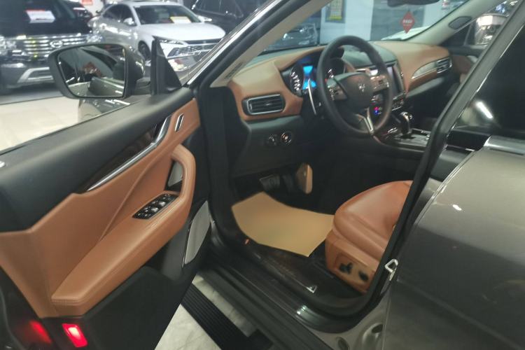 Used Maserati Levante 2016 3.0T Standard Edition Interior 3