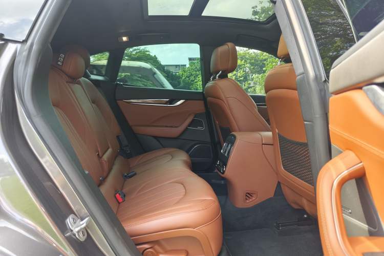 Used Maserati Levante 2016 3.0T Standard Edition Interior 4