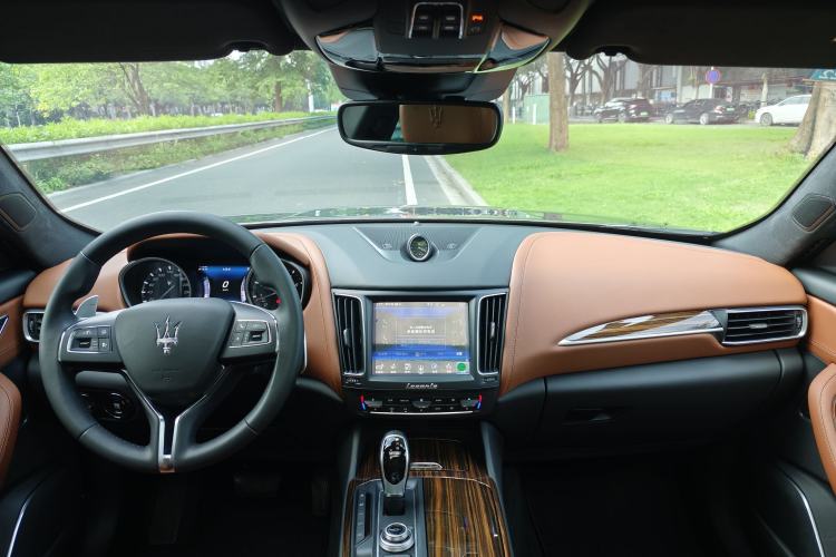 Used Maserati Levante 2016 3.0T Standard Edition Interior 5