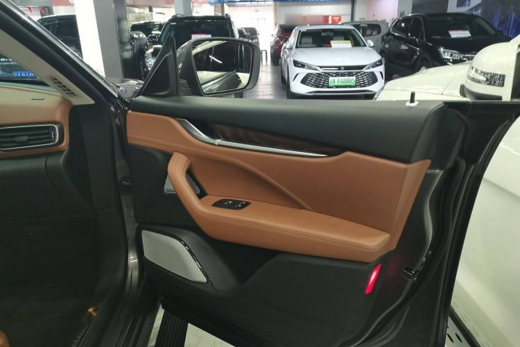 Used Maserati Levante 2016 3.0T Standard Edition Interior 5