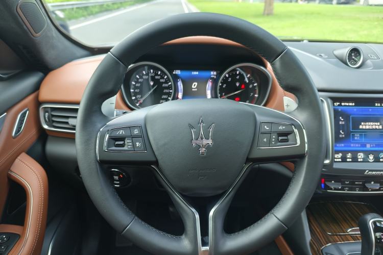 Used Maserati Levante 2016 3.0T Standard Edition Interior 6