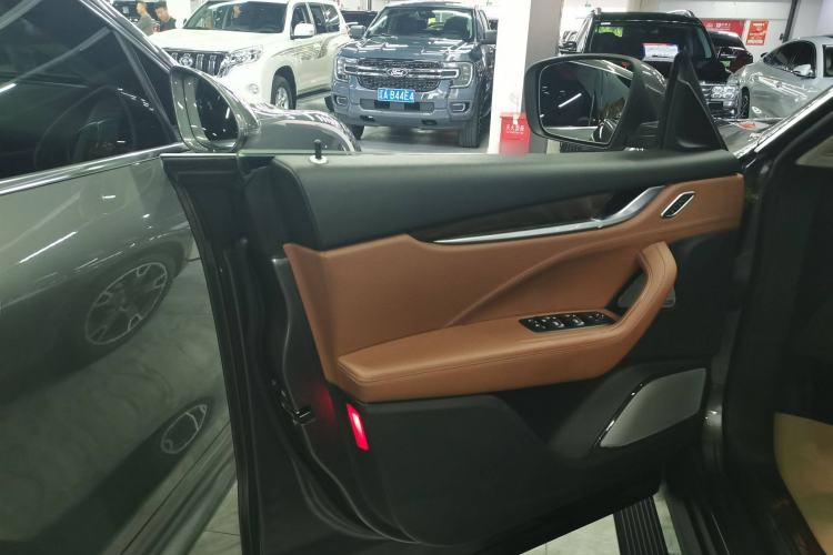 Used Maserati Levante 2016 3.0T Standard Edition Interior 7
