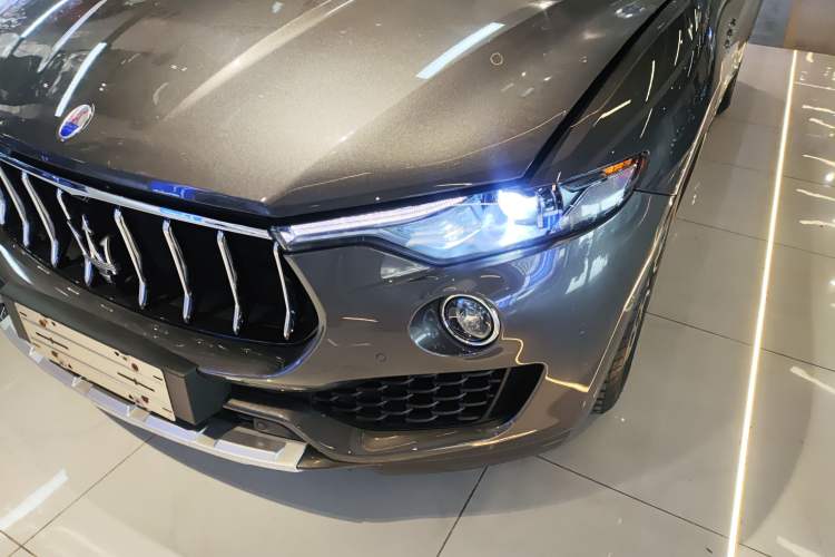 Used Maserati Levante 2016 3.0T Standard Edition Left Front Headlight