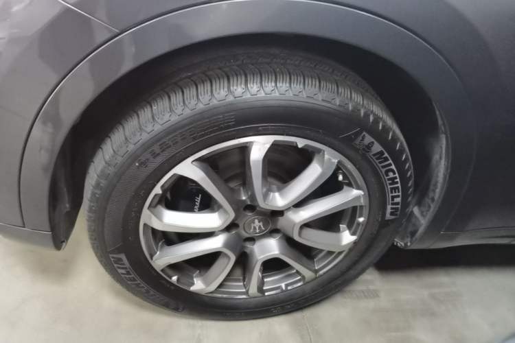 Used Maserati Levante 2016 3.0T Standard Edition Left Front Wheel Hub