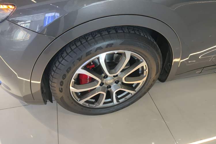 Used Maserati Levante 2016 3.0T Standard Edition Left Front Wheel Hub
