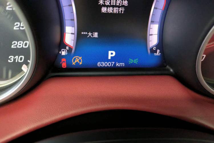 Used Maserati Levante 2016 3.0T Standard Edition Odometer Close Up