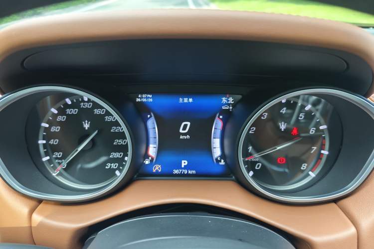 Used Maserati Levante 2016 3.0T Standard Edition Odometer Close Up