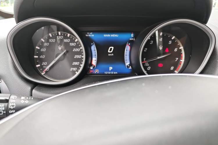 Used Maserati Levante 2016 3.0T Standard Edition Odometer Close Up