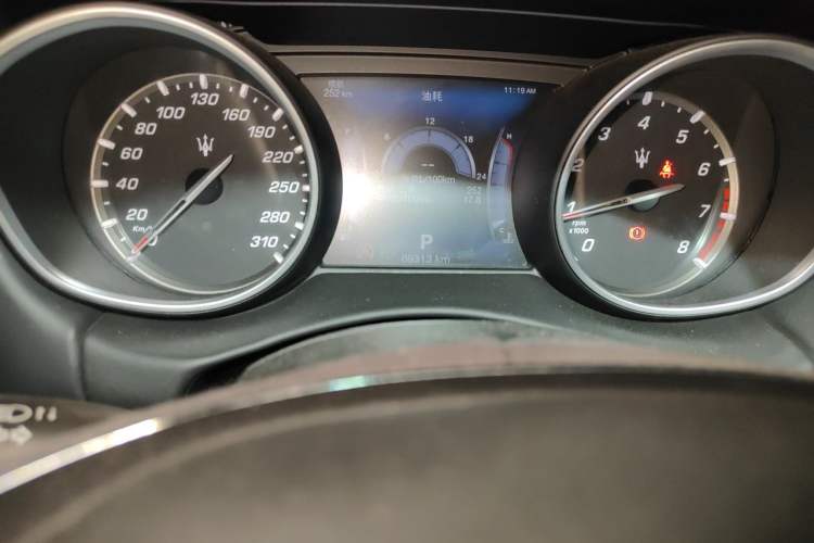 Used Maserati Levante 2016 3.0T Standard Edition Odometer Close Up