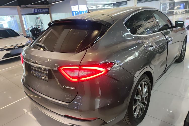 Used Maserati Levante 2016 3.0T Standard Edition Rear Right 45 Deg
