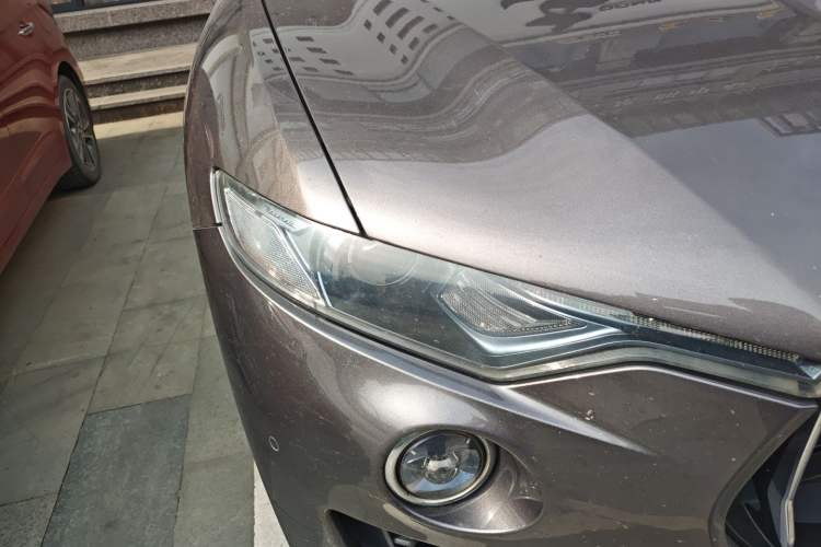 Used Maserati Levante 2016 3.0T Standard Edition Right Front Headlight