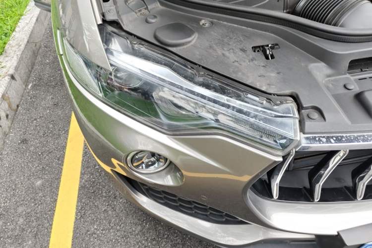Used Maserati Levante 2016 3.0T Standard Edition Right Front Headlight