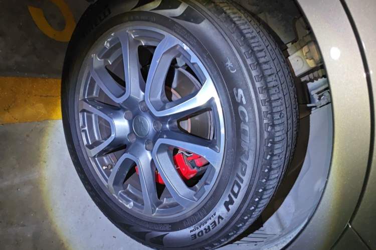 Used Maserati Levante 2016 3.0T Standard Edition Right Front Wheel Hub