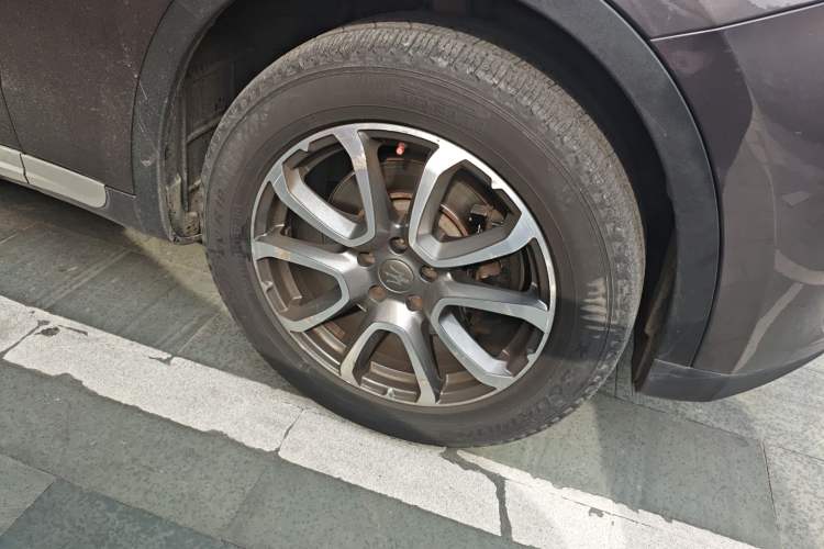 Used Maserati Levante 2016 3.0T Standard Edition Right Front Wheel Hub