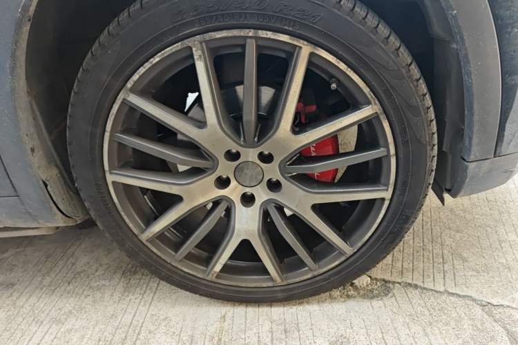 Used Maserati Levante 2016 3.0T Standard Edition Right Front Wheel Hub