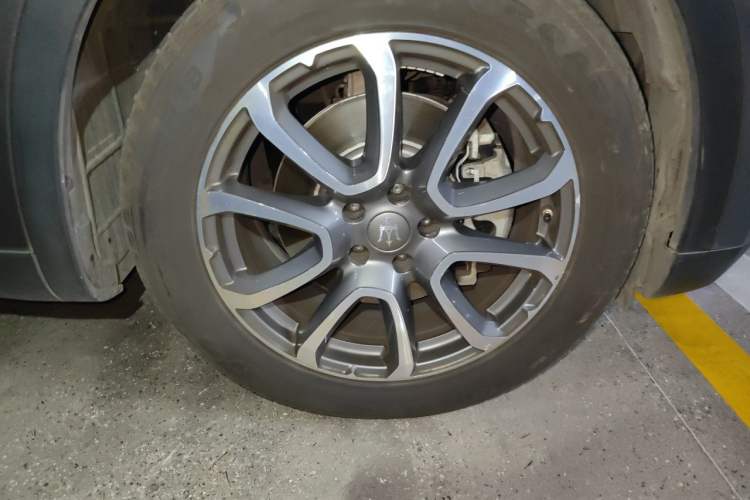 Used Maserati Levante 2016 3.0T Standard Edition Right Front Wheel Hub