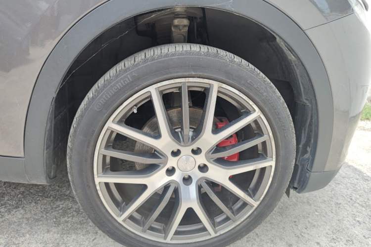 Used Maserati Levante 2016 3.0T Standard Edition Right Front Wheel Hub