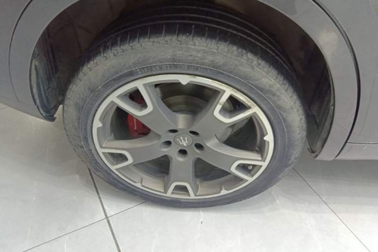 Used Maserati Levante 2016 3.0T Standard Edition Right Rear Wheel Hub