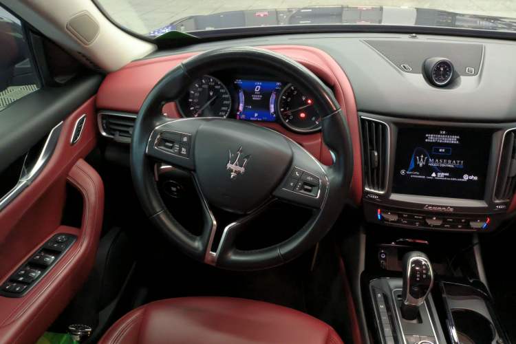 Used Maserati Levante 2016 3.0T Standard Edition Steering Wheel