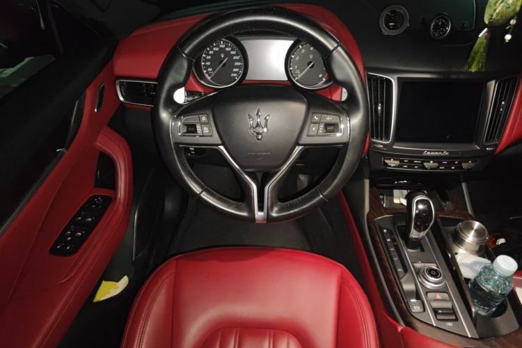 Used Maserati Levante 2016 3.0T Standard Edition Steering Wheel