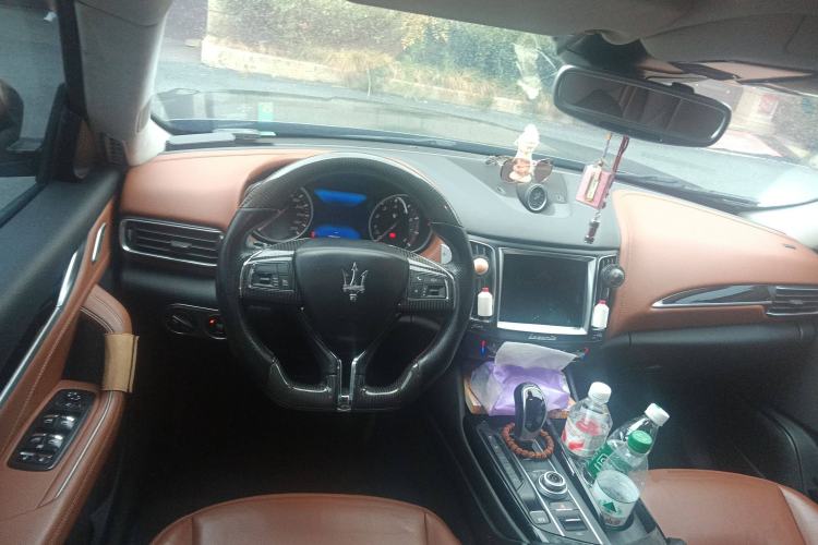 Used Maserati Levante 2016 3.0T Standard Edition Steering Wheel