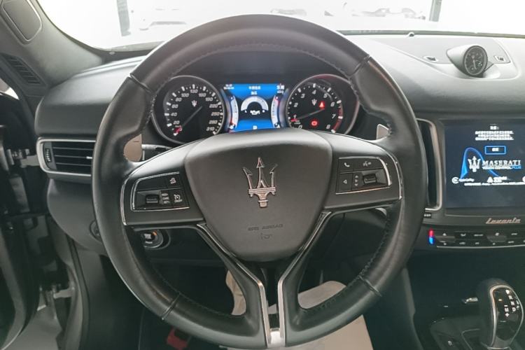 Used Maserati Levante 2016 3.0T Standard Edition Steering Wheel