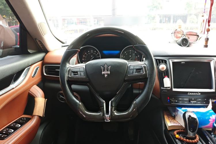 Used Maserati Levante 2016 3.0T Standard Edition Steering Wheel