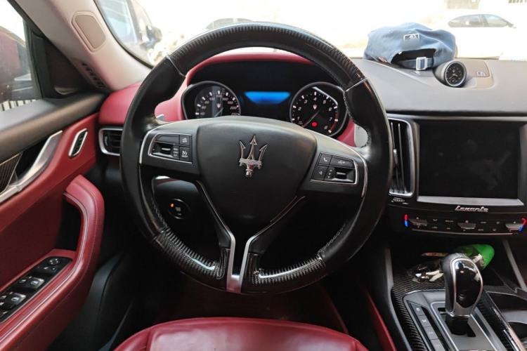 Used Maserati Levante 2016 3.0T Standard Edition Steering Wheel