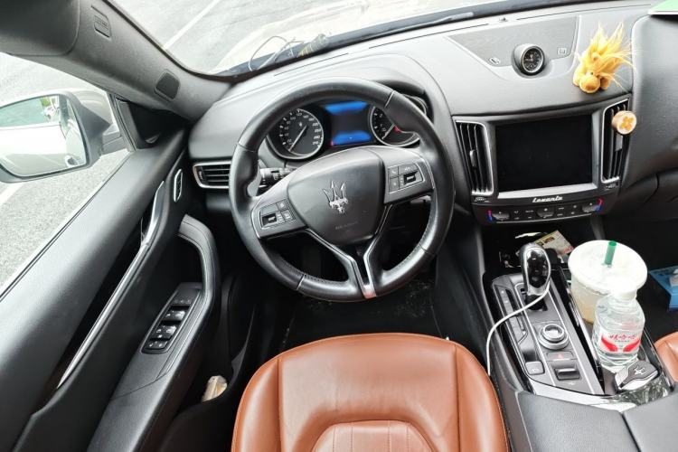 Used Maserati Levante 2016 3.0T Standard Edition Steering Wheel