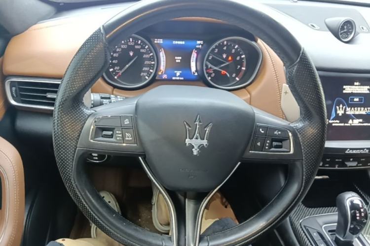 Used Maserati Levante 2016 3.0T Standard Edition Steering Wheel