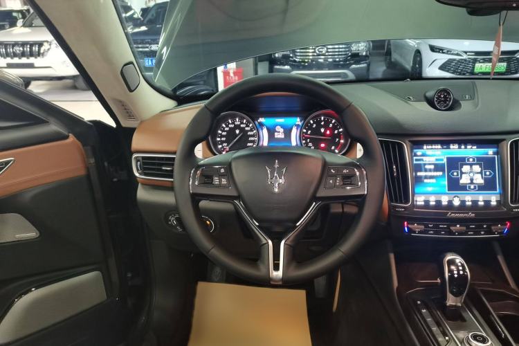 Used Maserati Levante 2016 3.0T Standard Edition Steering Wheel