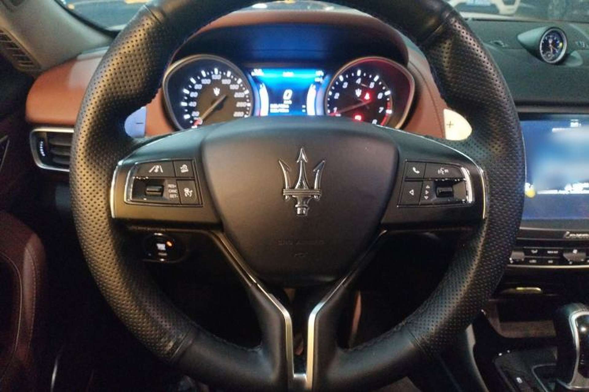 Used Maserati Levante 2016 3.0T Standard Edition Steering Wheel