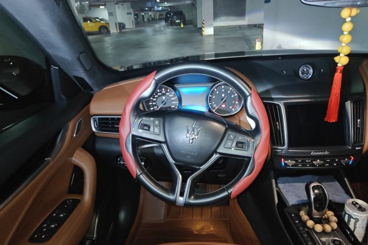 Used Maserati Levante 2016 3.0T Standard Edition Steering Wheel