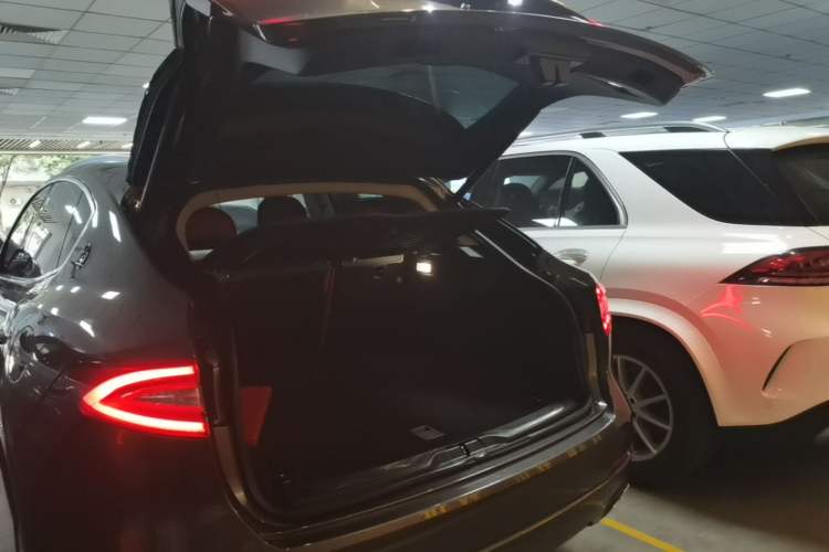 Used Maserati Levante 2016 3.0T Standard Edition Trunk