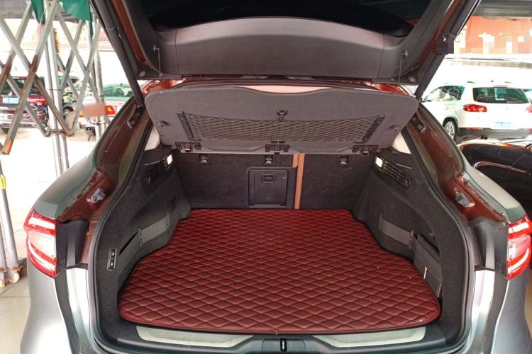 Used Maserati Levante 2016 3.0T Standard Edition Trunk