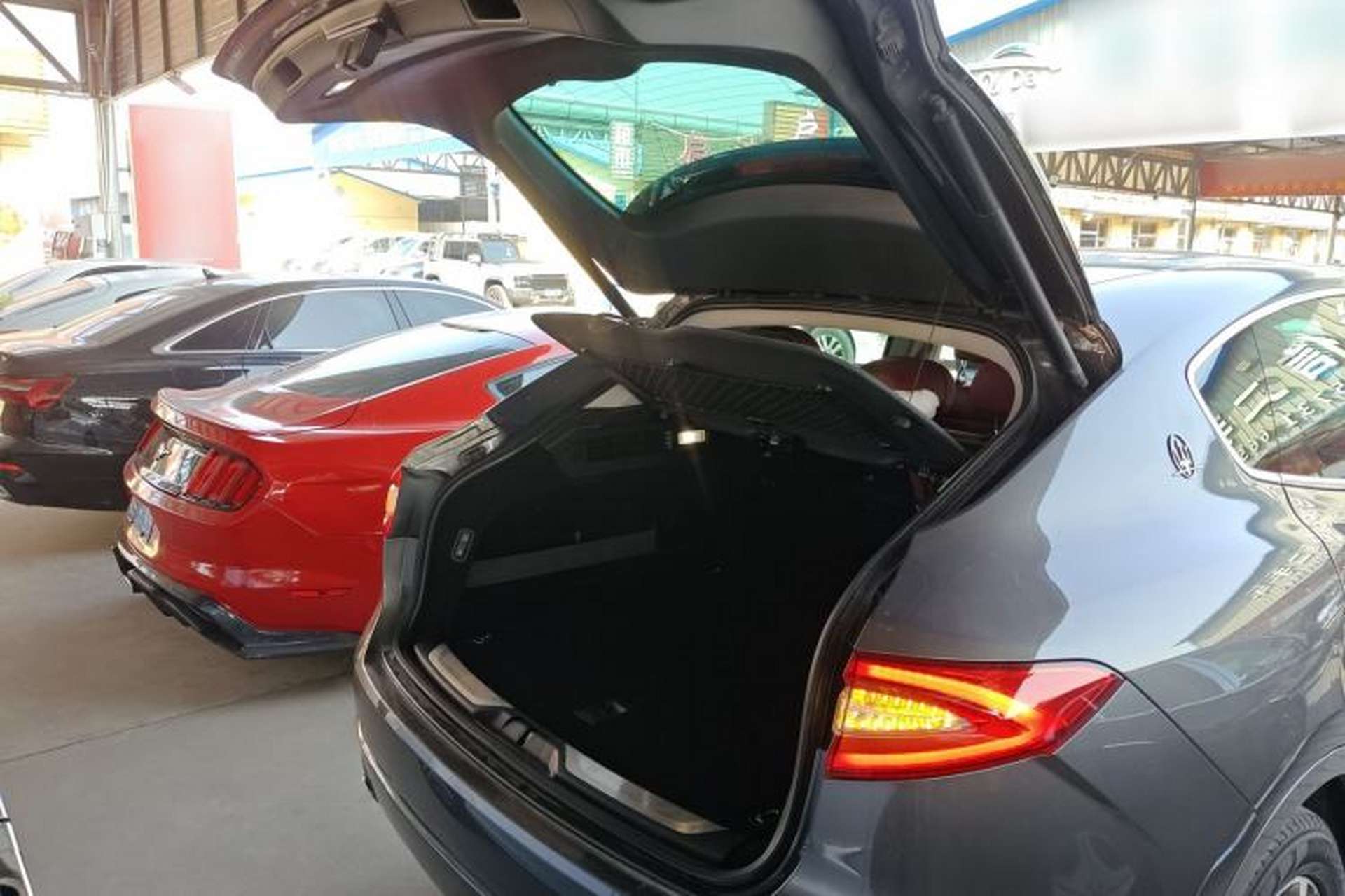 Used Maserati Levante 2016 3.0T Standard Edition Trunk