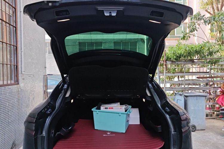 Used Maserati Levante 2016 3.0T Standard Edition Trunk