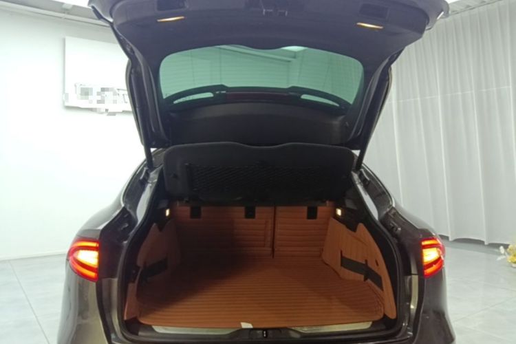 Used Maserati Levante 2016 3.0T Standard Edition Trunk