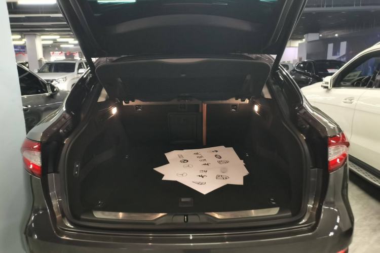 Used Maserati Levante 2016 3.0T Standard Edition Trunk