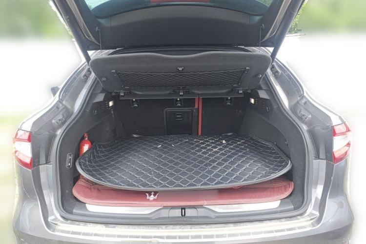 Used Maserati Levante 2016 3.0T Standard Edition Trunk