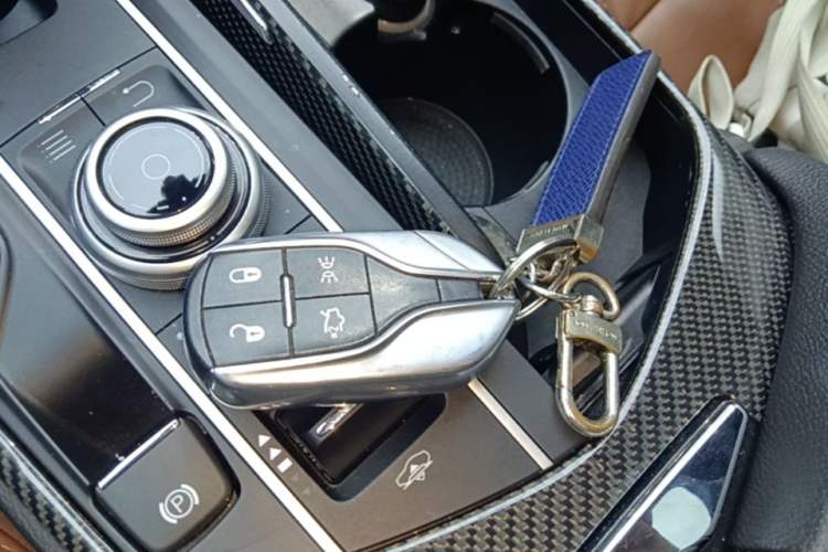 Used Maserati Levante 2016 3.0T Standard Edition Vehicle Key