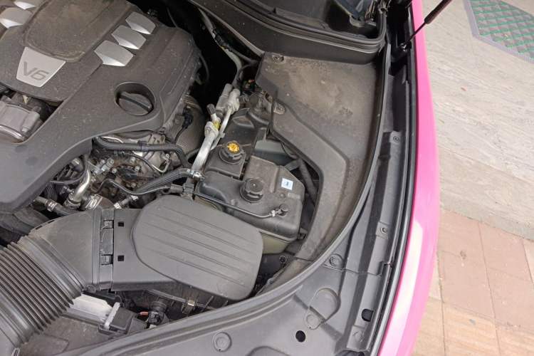 Used Maserati Levante 2016 3.0T Standard Edition Engine Bay Left