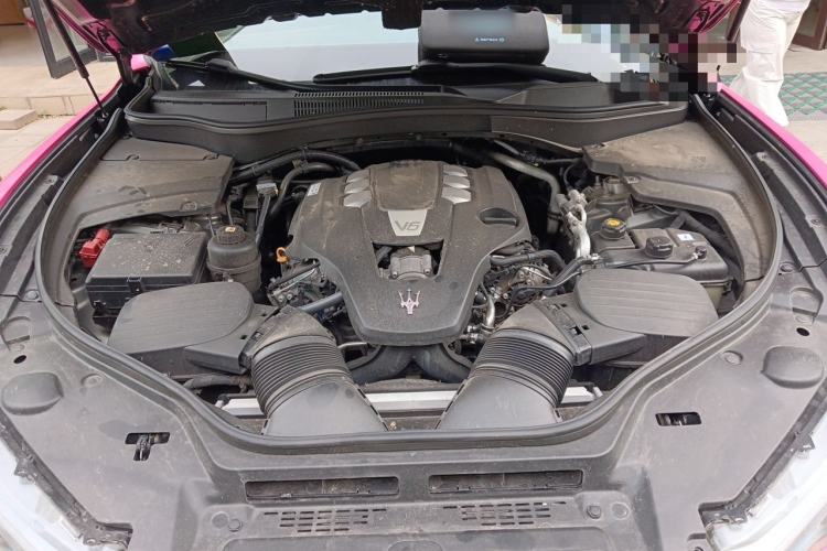 Used Maserati Levante 2016 3.0T Standard Edition Engine Bay