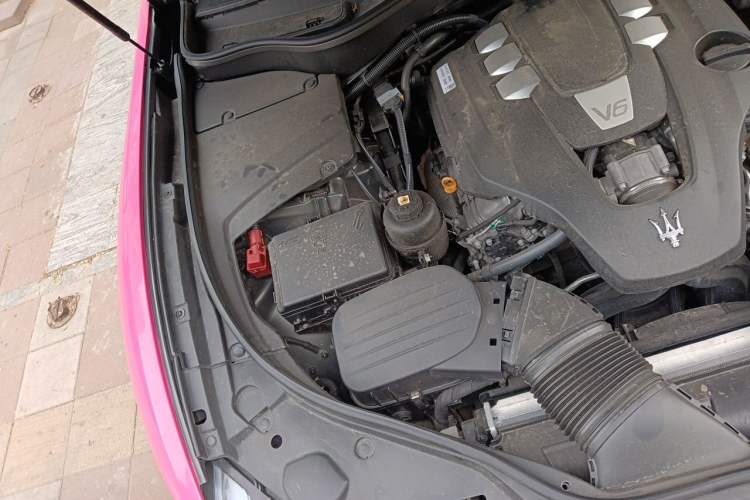 Used Maserati Levante 2016 3.0T Standard Edition Engine Bay Right